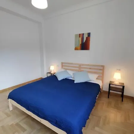 Apartment White & Wood House In Rome
