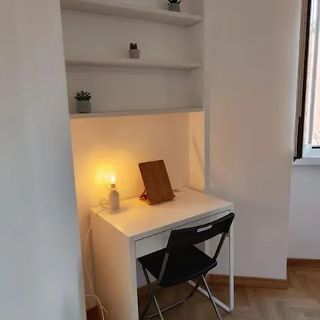 Apartamento White & Wood House In